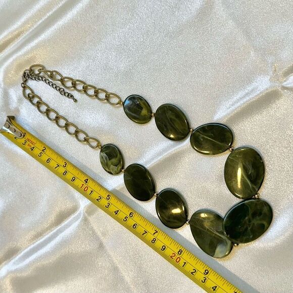 Green beaded necklace - Picture 8 of 8